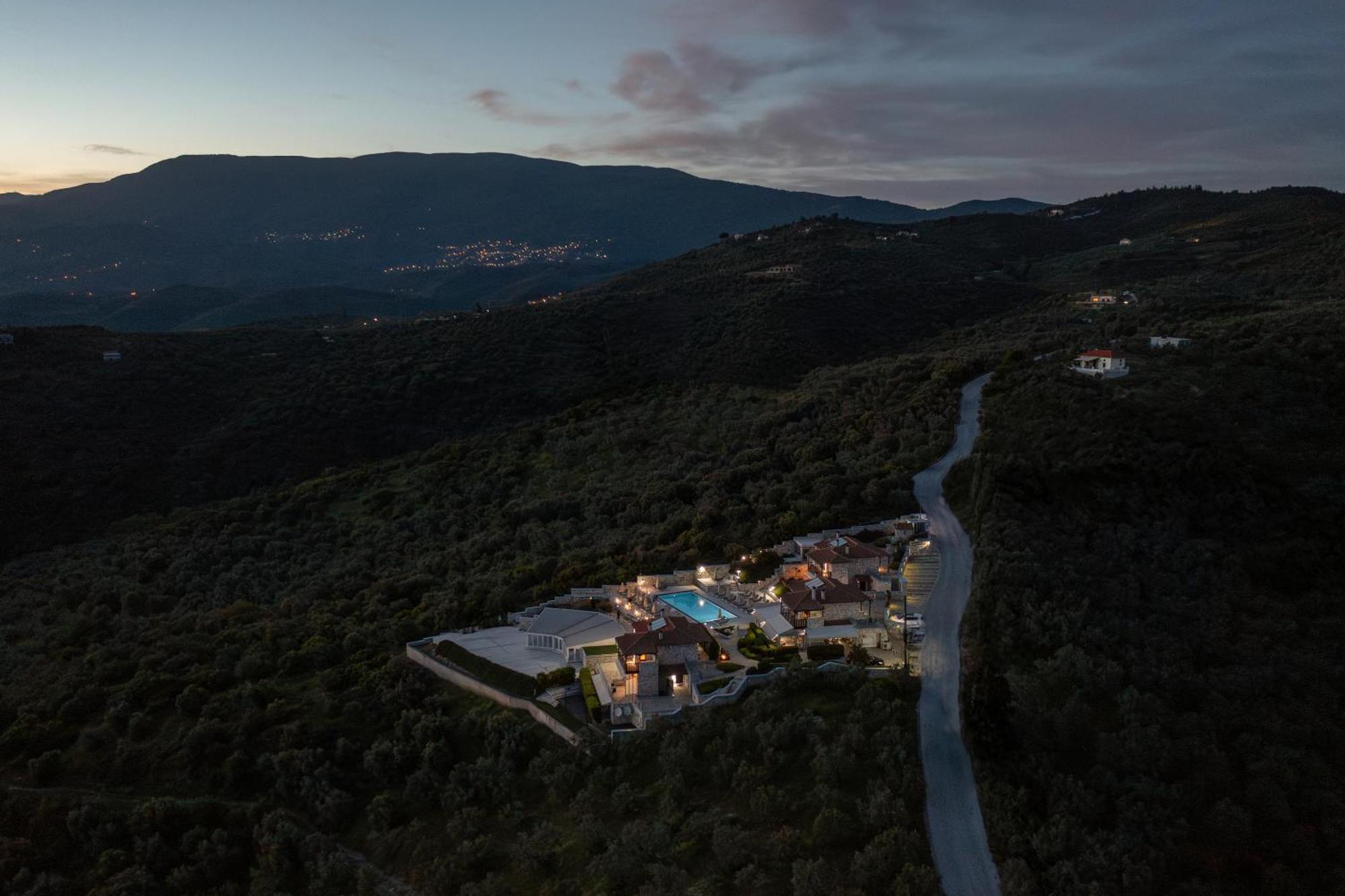 Karavia Lux Inn Afissos Exterior photo