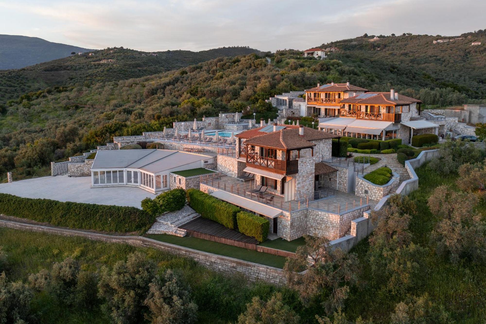 Karavia Lux Inn Afissos Exterior photo