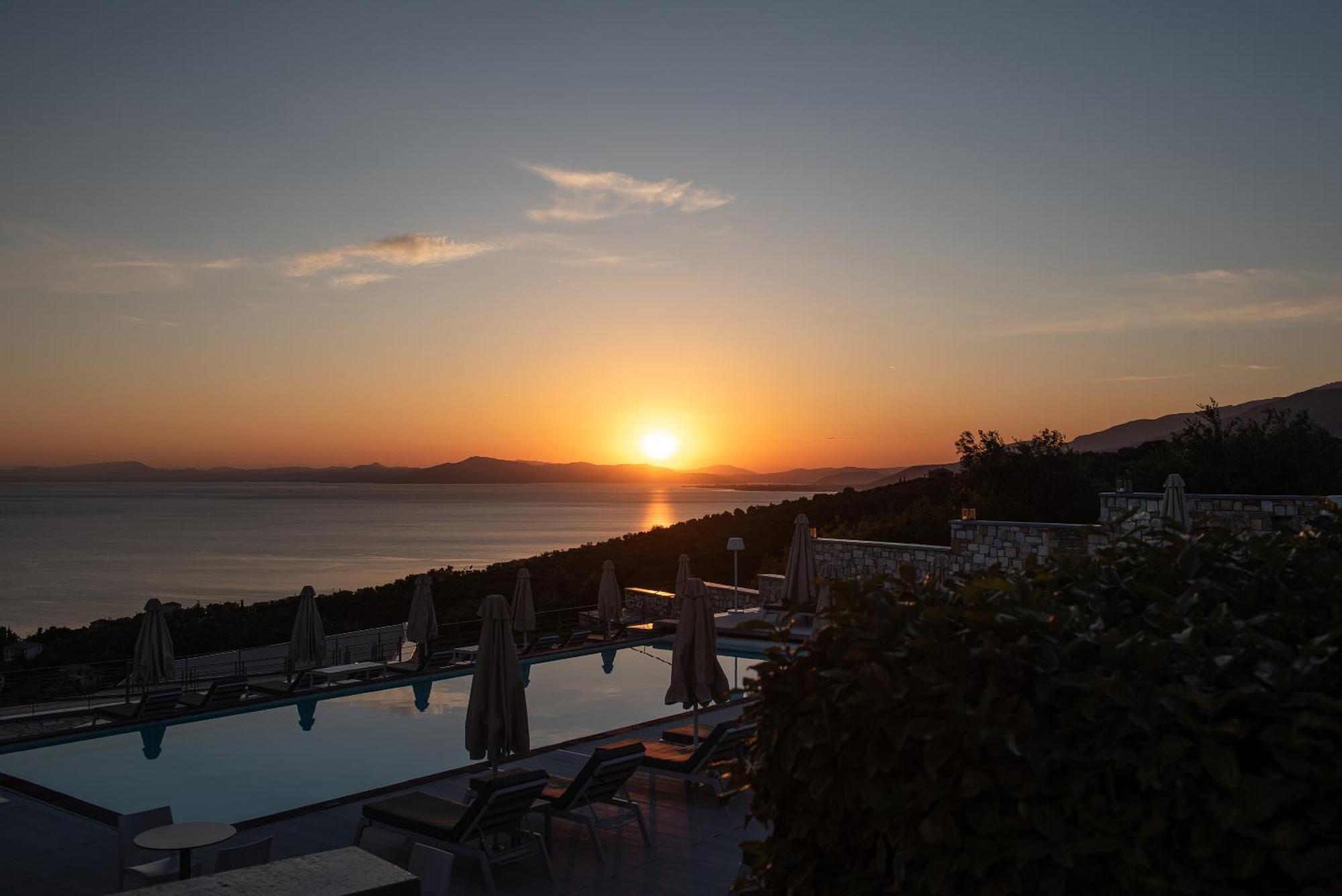 Karavia Lux Inn Afissos Exterior photo